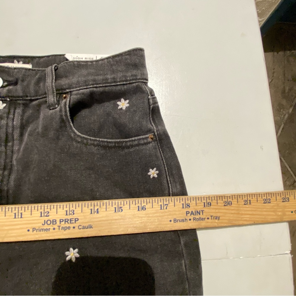 PacSun Highrise Straight Leg Black Embroidered Daisy Floral Jeans size 26 2 - Picture 4 of 14